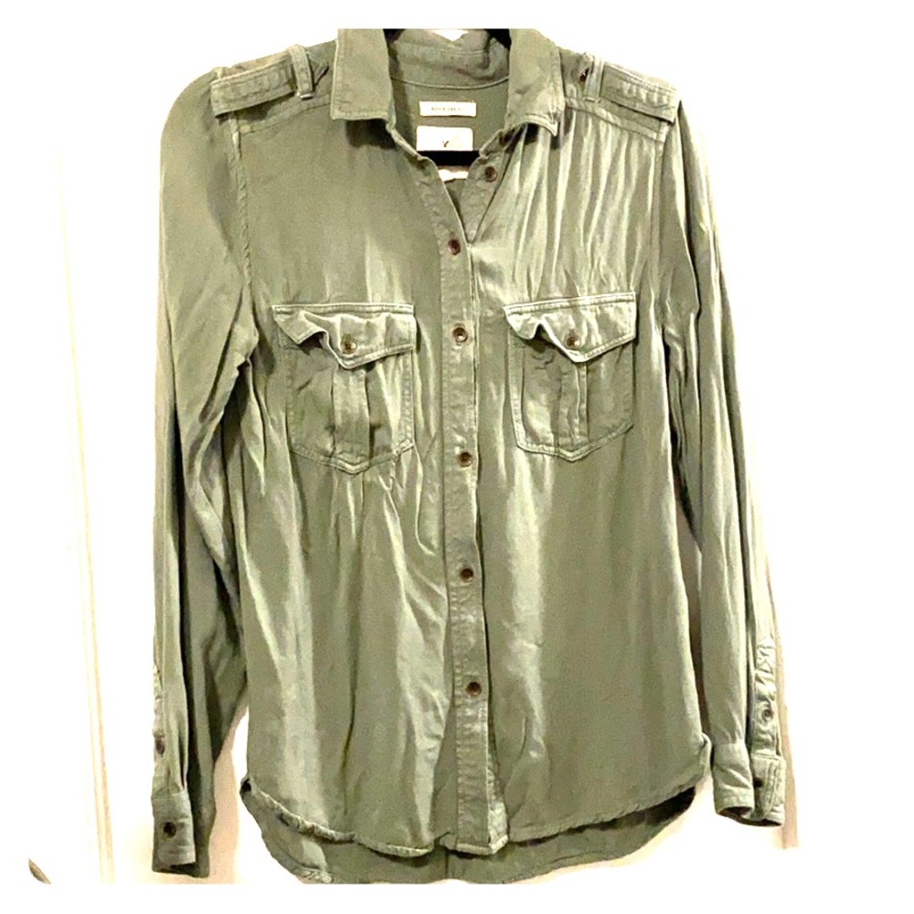 American Eagle Long Sleeve Button Up
